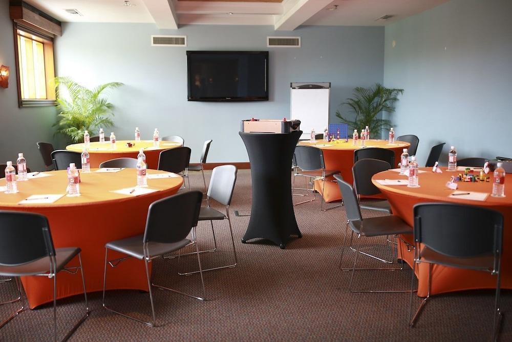 Pelican Bay Hotel Freeport Ngoại thất bức ảnh